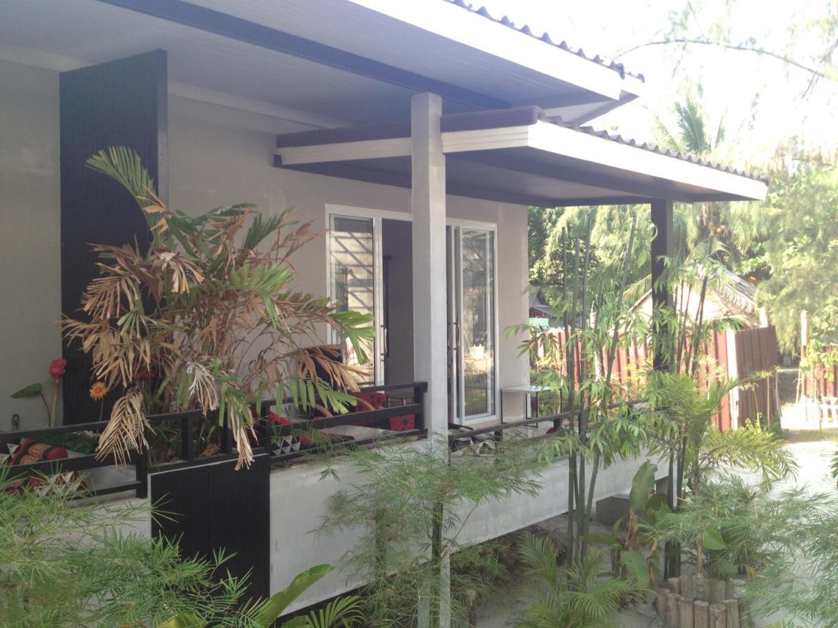 Phangan Cove Beach Resort سورات ثاني الغرفة الصورة